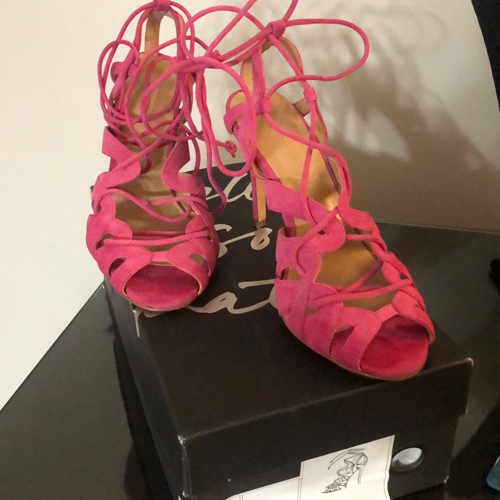 Beautiful pink suede wrap heels! 🥰